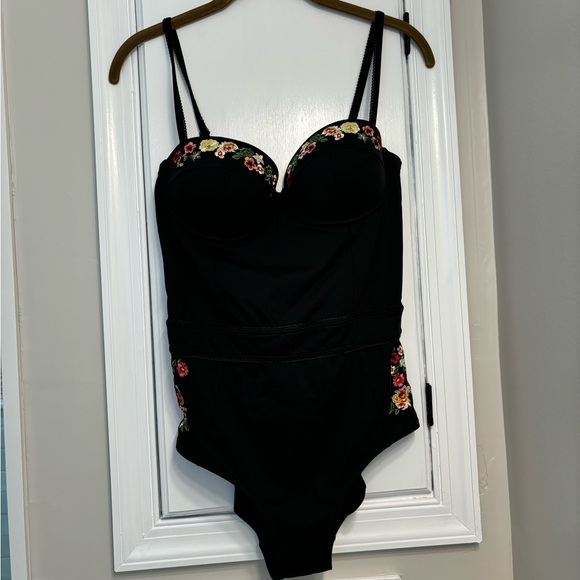 ✨ JOHNNY WAS Haley Floral Embroidery Corset One Piece Swimsuit ~Medium ~ Black - Picture 7 of 16